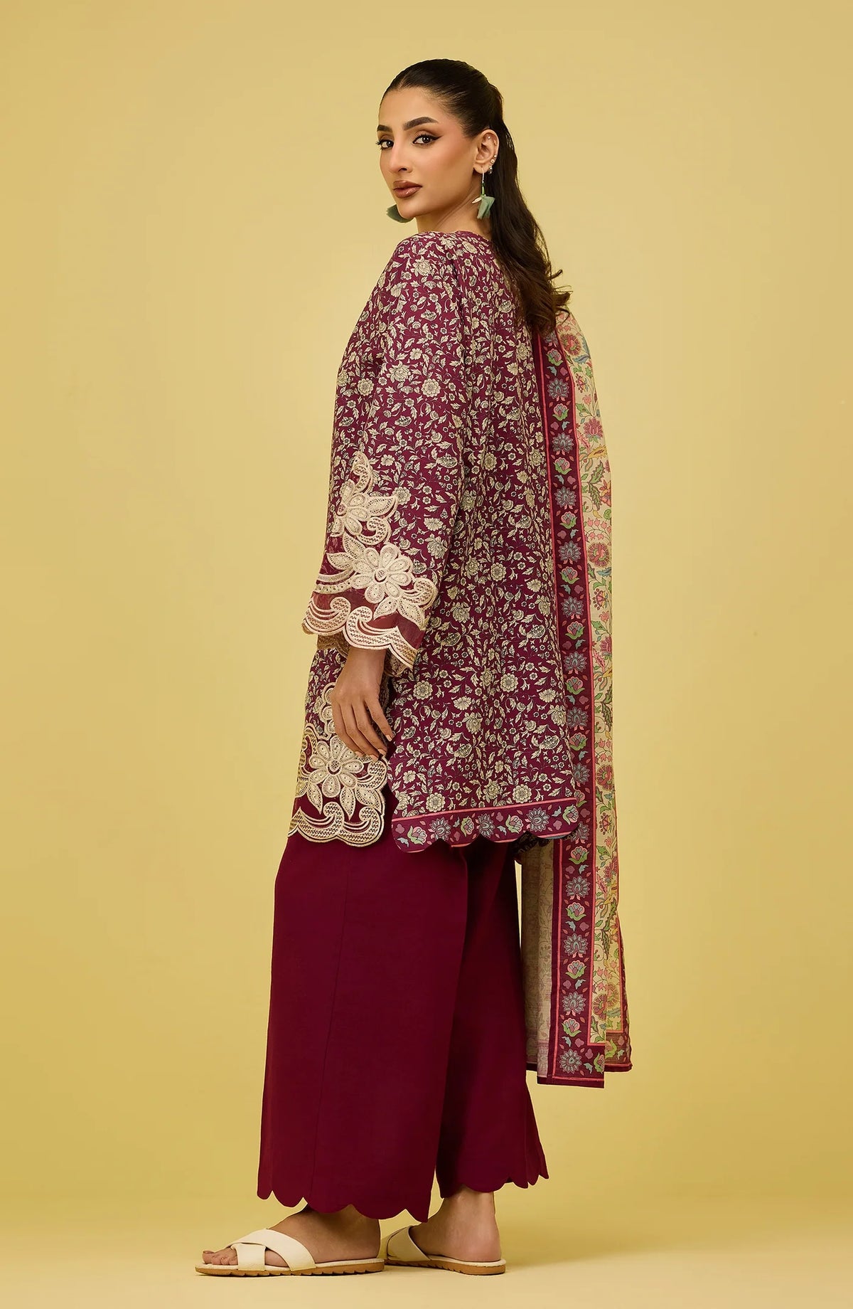Unstitched | 3 Piece Khaddar Embroidered